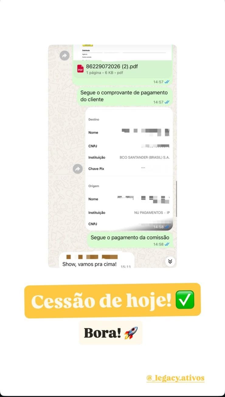 Conversa com confirmação de pagamento ao cliente e da comissão, com dados pessoais preservados